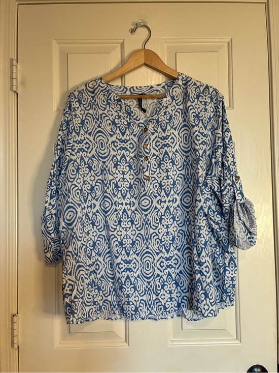 Cathy Tops - Blue & White Printed Women's Button-Front Blouse